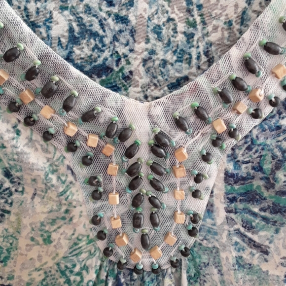 Top - Picture 2 of 4